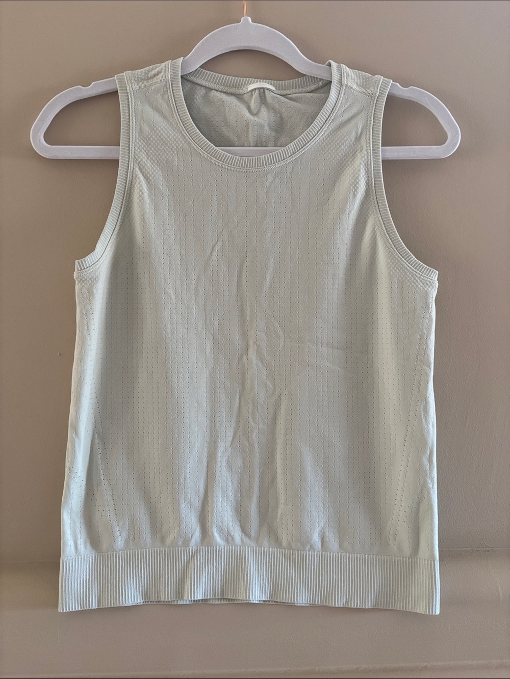 Athleta In Motion Seamless Tank. Light Green. XS. Excellent Condition.
